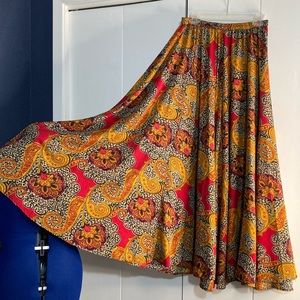Mix Nouveau New York maxi skirt, 42 inches long, rich golds and red